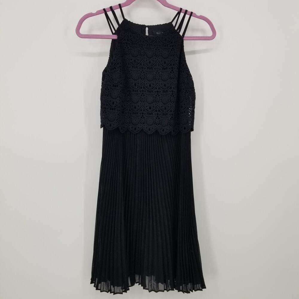White House Black Market Crochet Lace Dress 00 Sleeveless Pleated Skirt Black